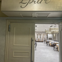 披露宴会場　Ehureのドアです。