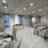 白基調の披露宴会場。
広さを感じました。