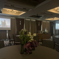 披露宴会場で映像のおもてなしがありました。