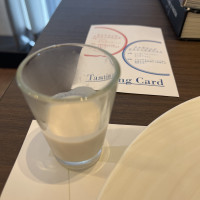 ウエディングケーキをカットではなく、ソースをかける演出でした