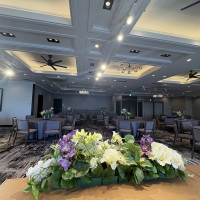 オープンキッチンのある方の披露宴会場、新郎新婦からの景色です