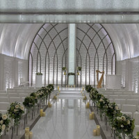 真っ白なチャペルでした。