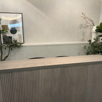 受付の場所はアートを置くことも可能です。