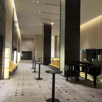 2階披露宴会場前の広場。
こちらで待機するようです。