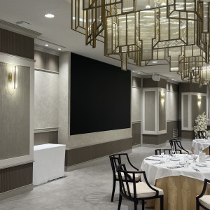 シンプルな披露宴会場にも大きなスクリーンが。|774735さんのベルヴィ 大宮サンパレス/ブライダル ステージ グランツ(GLANZ)の写真(2593751)