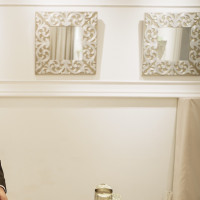 披露宴会場の壁のミラー