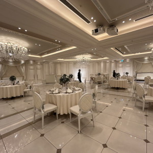 挙式会場の低めの目線|774743さんのアンジェリオン オ プラザ 東京（Angelion au plaza TOKYO）の写真(2565752)