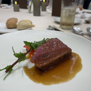 最後に出てきたメインのお肉です