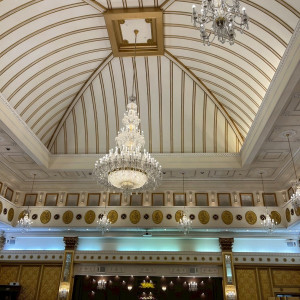 披露宴会場が天井が高く開放感あり|774786さんのグランドパティオ都城の写真(2556111)