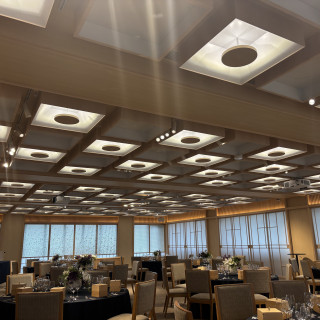 披露宴会場の照明はとても独特です