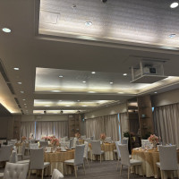 披露宴会場の天井が高くて開放感があった