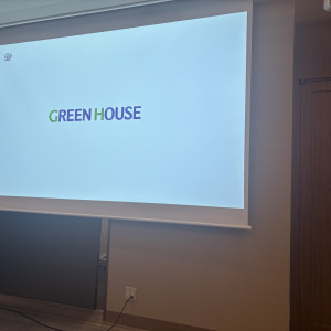 披露宴内の大きなスクリーン|774818さんのヒルトン福岡シーホークの写真(2556232)