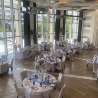 カーテンが音楽と共に自動で開く演出ができます