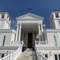 挙式では鐘を鳴らしてくれます