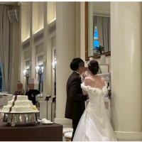 ケーキ入刀後ふきとりシーン