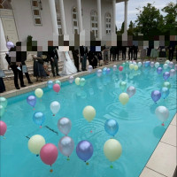 風船投げ入れシーン