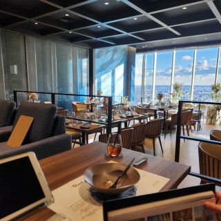 披露宴会場の後方から撮影