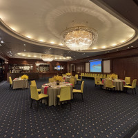 披露宴会場(中)