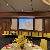 披露宴会場(中)