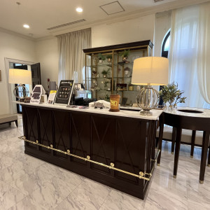 ウェルカムドリンクを提供してくれます。|775025さんのアーセンティア迎賓館(静岡)/テイクアンドギヴ・ニーズウェディングの写真(2556990)