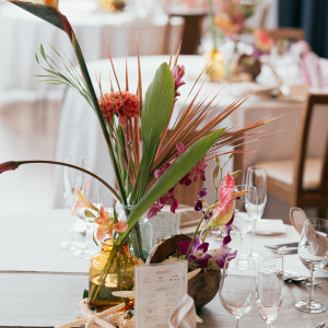 ハワイをイメージした装花|775051さんのBAYSIDE GEIHINKAN VERANDA/テイクアンドギヴ・ニーズウェディングの写真(2557239)