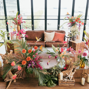 ハワイをイメージした装花|775051さんのBAYSIDE GEIHINKAN VERANDA/テイクアンドギヴ・ニーズウェディングの写真(2557230)