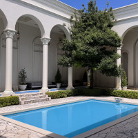 ヴィクトリアハウスのプライベートプールです。