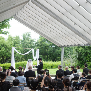 テラスの挙式
雨でしたが緑たっぷりで大満足でした!|775066さんのsasaの写真(2557286)