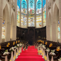 バージンロードからの正面の様子