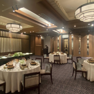 和モダンな雰囲気の披露宴会場