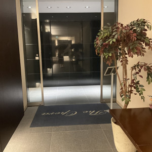 駐車場からの入口|775210さんのThe Opera(オペラ)の写真(2558042)