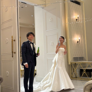 自分たちでドアを開けてゲストをお出迎えしました。|775225さんのアーセンティア迎賓館（浜松）/テイクアンドギヴ・ニーズウェディングの写真(2558161)