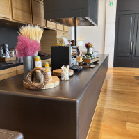 待合室では飲み物を飲めます