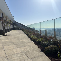 テラスもあり、フラワーシャワーなどもできます