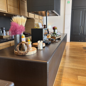 待合室では飲み物を飲めます|775227さんのアンダーズ 東京（Andaz Tokyo）の写真(2593614)