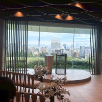 チャペル
最初はカーテン閉め、挙式中開く演出あり