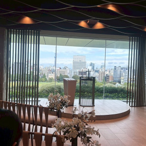 チャペル
最初はカーテン閉め、挙式中開く演出あり|775241さんのLUCIS(ルーキス)の写真(2558325)