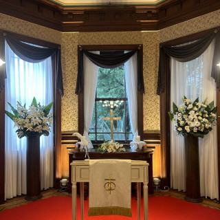 チャペルには窓があります。