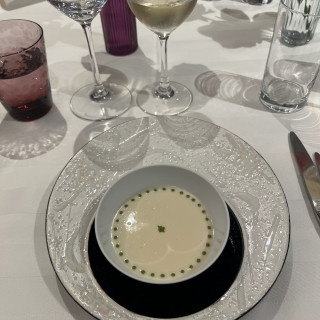 ソローニュ産キャビアと甲殻類のジュレ