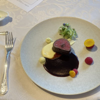 試食したお肉とパンです