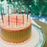 ケーキもプラス料金で好きなデザインでお願いすることができます