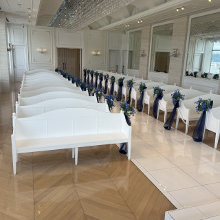 みんなに温かく見守られながら挙式があげられます。