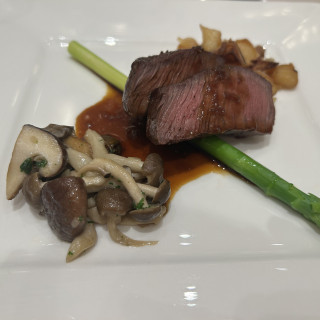 メインのお肉料理