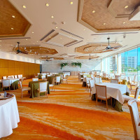 オレンジの披露宴会場