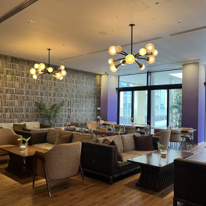 待合のロビー|775574さんのノートルダム大阪ONE/FIVESTAR WEDDINGの写真(2560646)