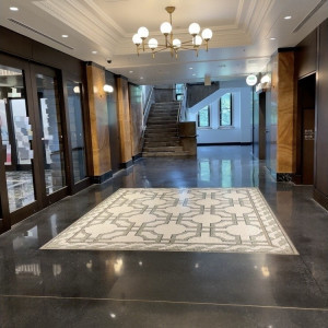 入ってすぐのロビー|775617さんの東京九段会館テラスの写真(2564791)