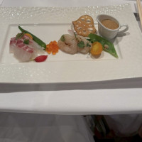 前菜(鮮魚とホタテのカルパッチョ)