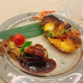 伊勢海老と和牛の料理。