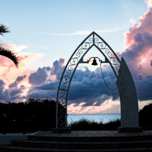 平和の鐘|775647さんのラソール ガーデン・アリビラ クリスティア教会 チュチュリゾートウエディングの写真(2562133)