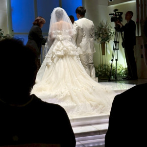 壇上の上から羽が降る演出が好評でした。|775652さんのAN FRAN BELLEGE(アン フラン ベルジュ)の写真(2561109)